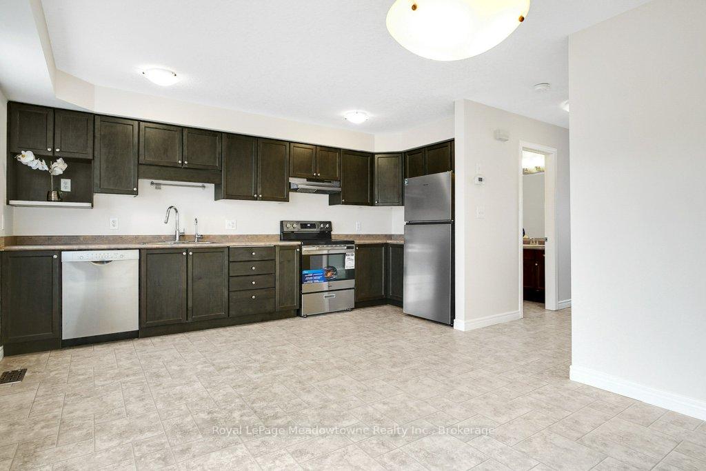 Photo 13 of 40 Tudor Street, Kitchener, Huron Park — HOMEH