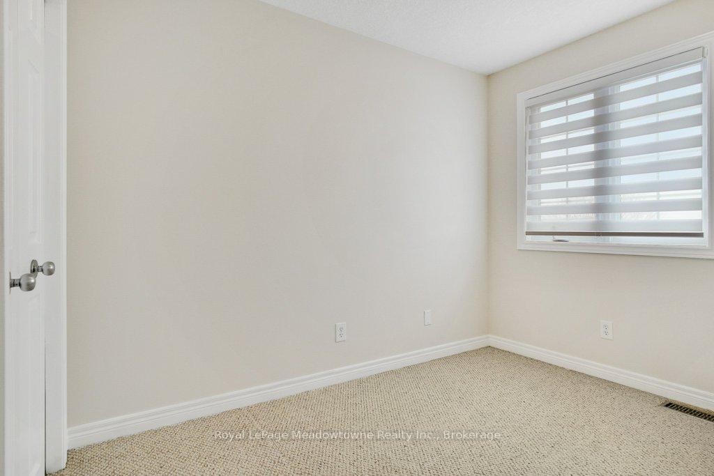Photo 28 of 40 Tudor Street, Kitchener, Huron Park — HOMEH
