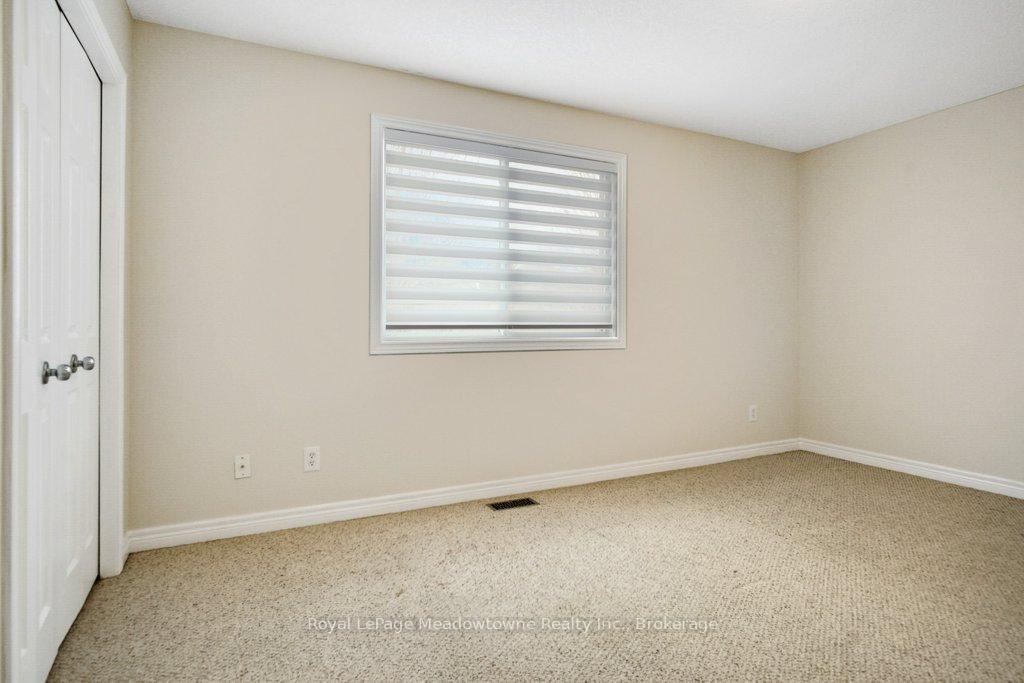 Photo 33 of 40 Tudor Street, Kitchener, Huron Park — HOMEH