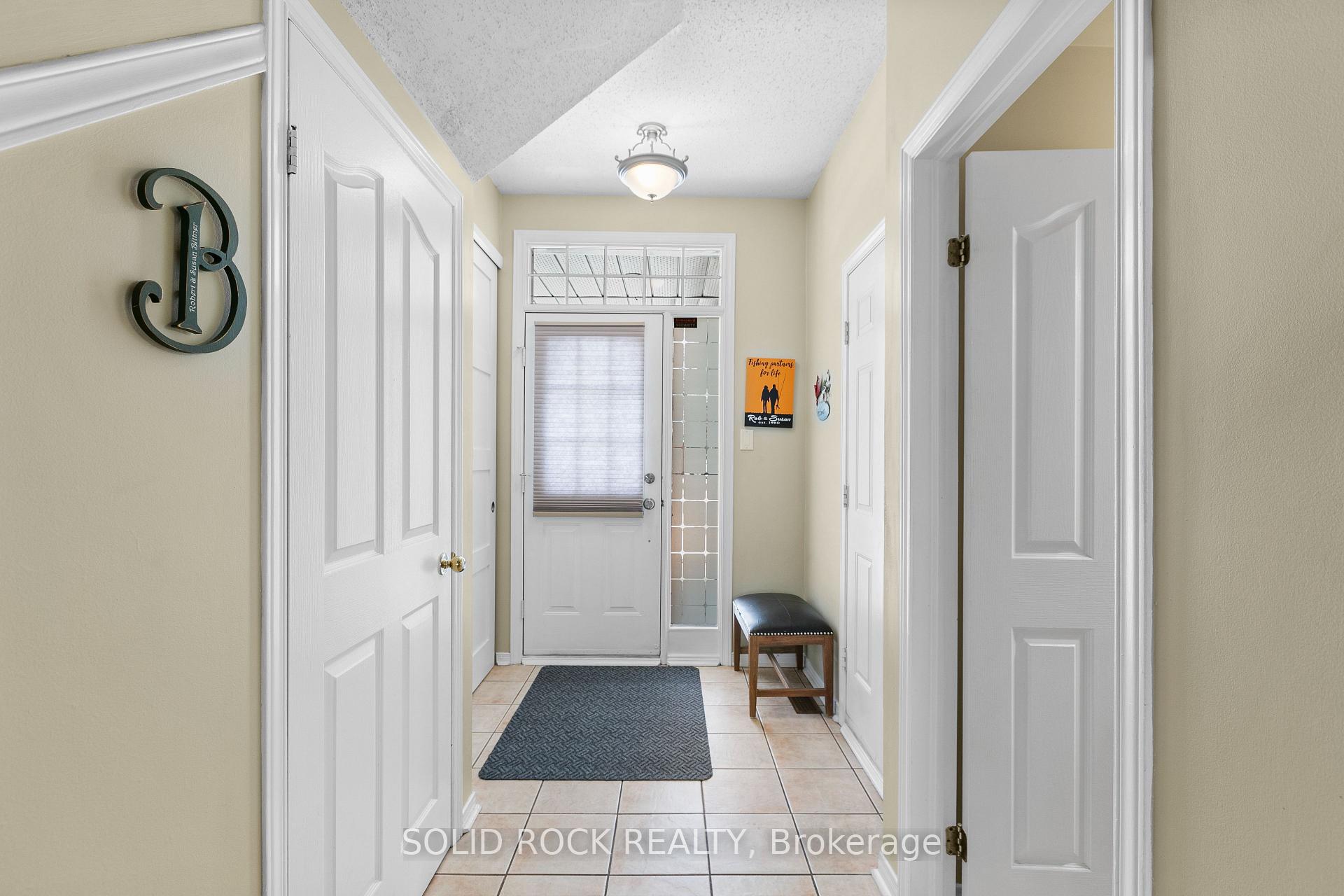 Photo 4 of 18 Sunnybrooke Drive, Ottawa, Kanata - Emerald Meadows/Trailwest — HOMEH