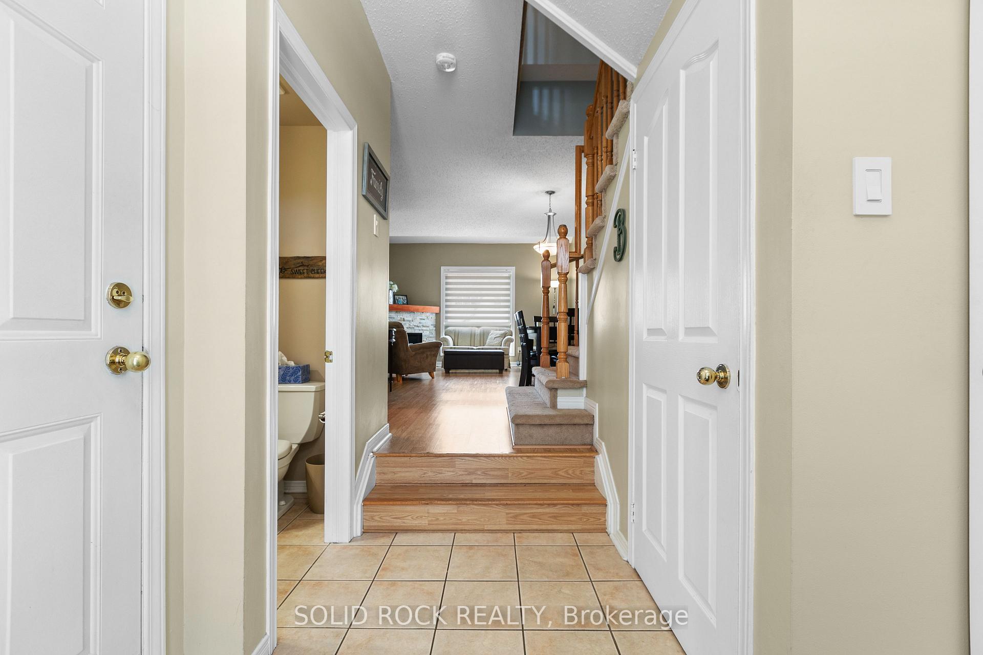 Photo 5 of 18 Sunnybrooke Drive, Ottawa, Kanata - Emerald Meadows/Trailwest — HOMEH