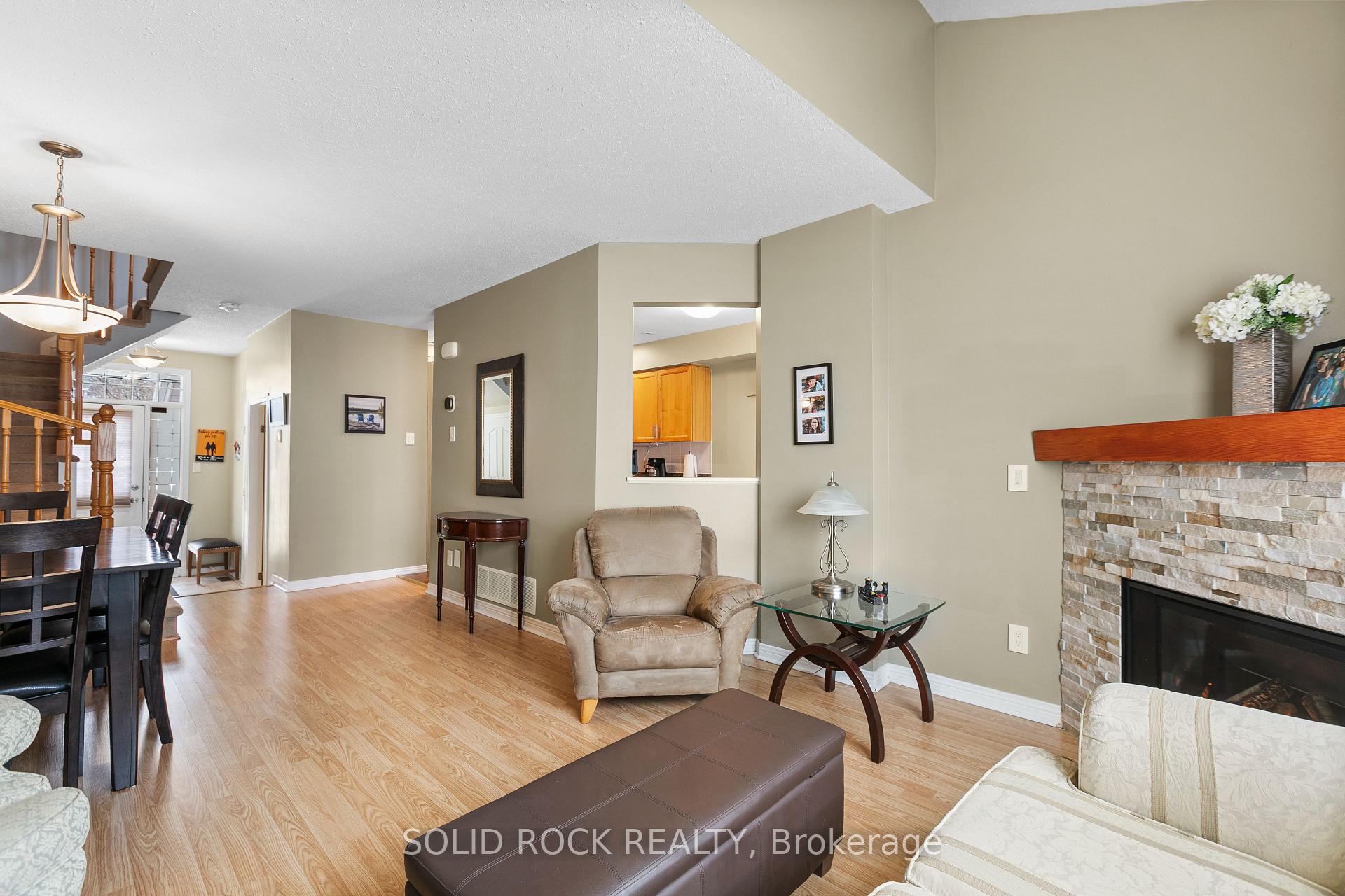 Photo 11 of 18 Sunnybrooke Drive, Ottawa, Kanata - Emerald Meadows/Trailwest — HOMEH