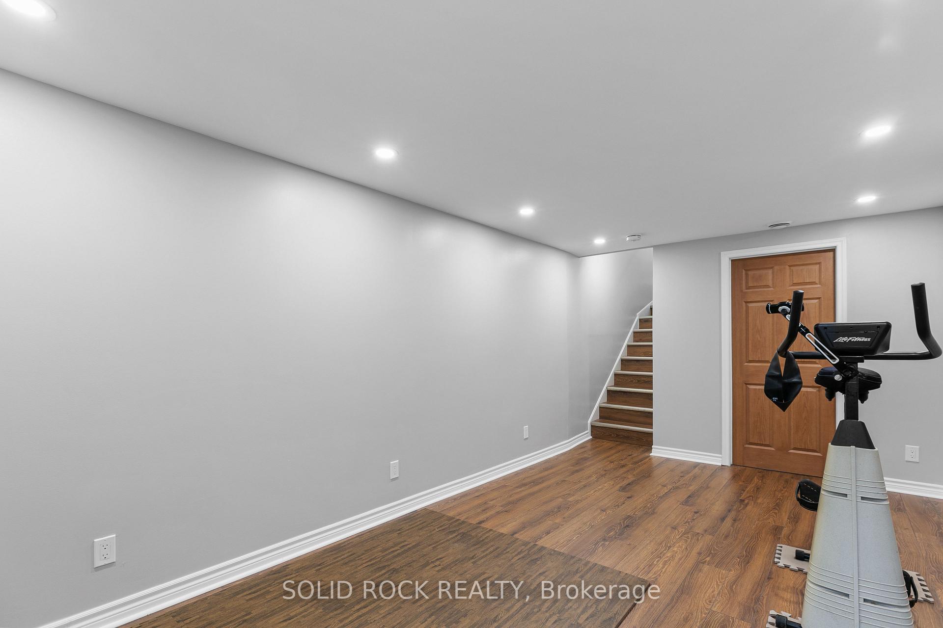 Photo 25 of 18 Sunnybrooke Drive, Ottawa, Kanata - Emerald Meadows/Trailwest — HOMEH