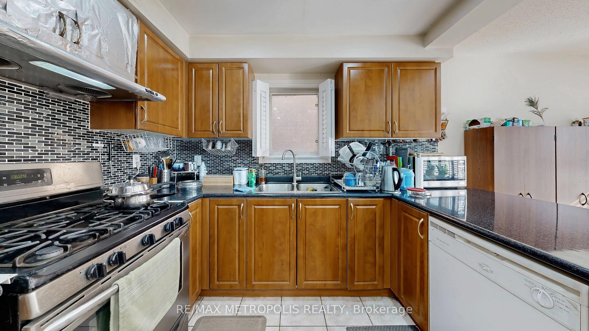 Photo 15 of Unit Upper, 80 Charles Brown Road, Markham, Cedarwood — HOMEH