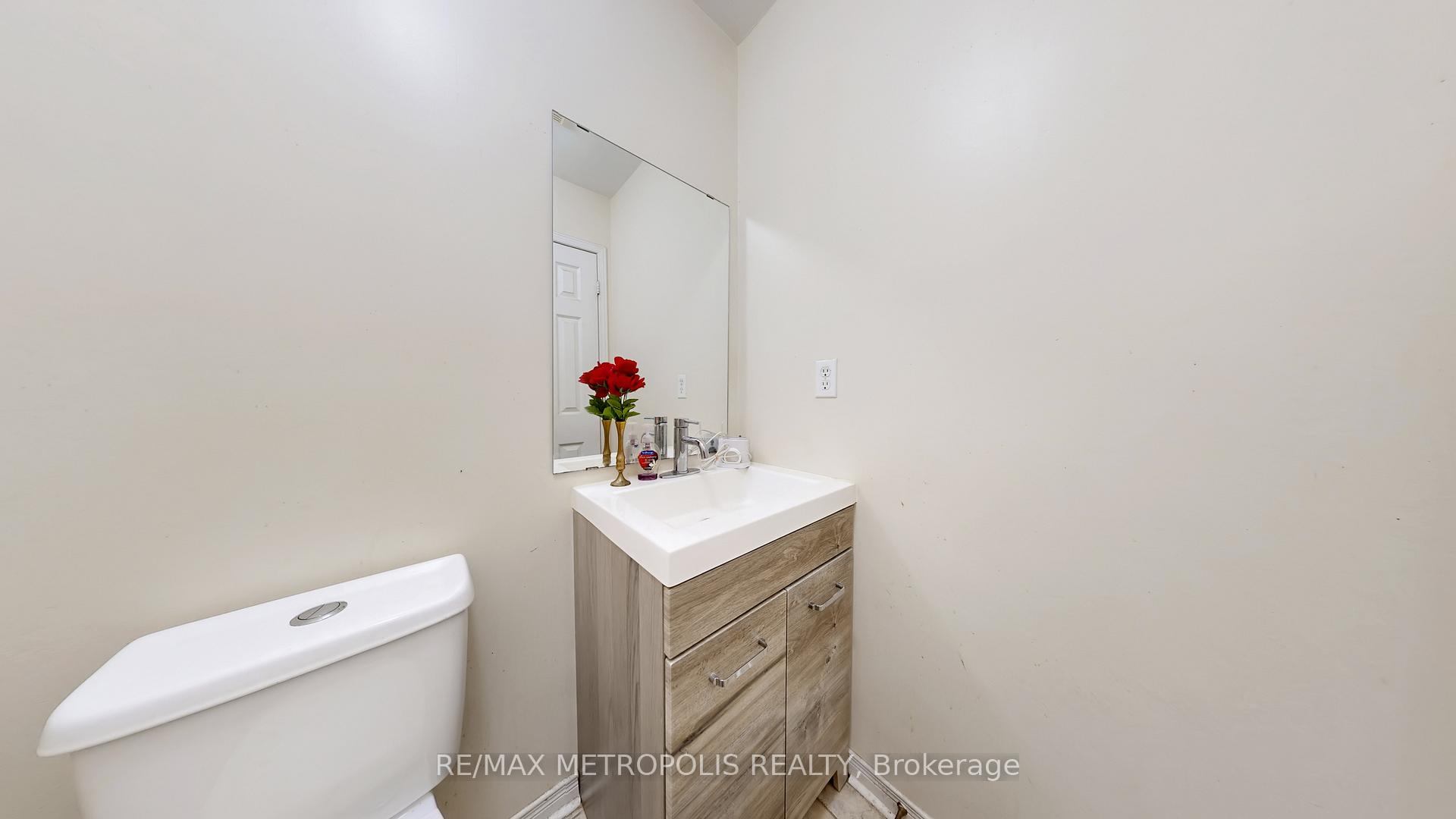 Photo 22 of Unit Upper, 80 Charles Brown Road, Markham, Cedarwood — HOMEH
