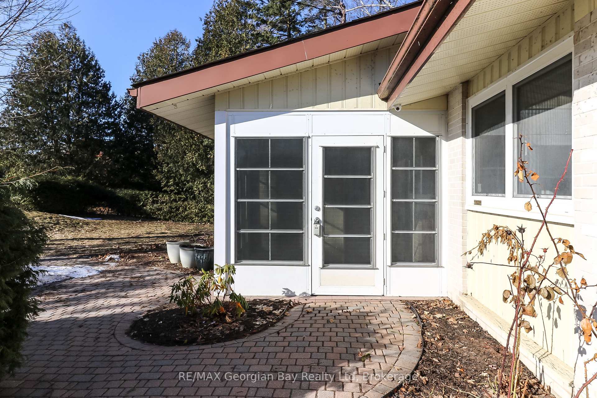 Photo 7 of 510 Irwin Street, Midland — HOMEH
