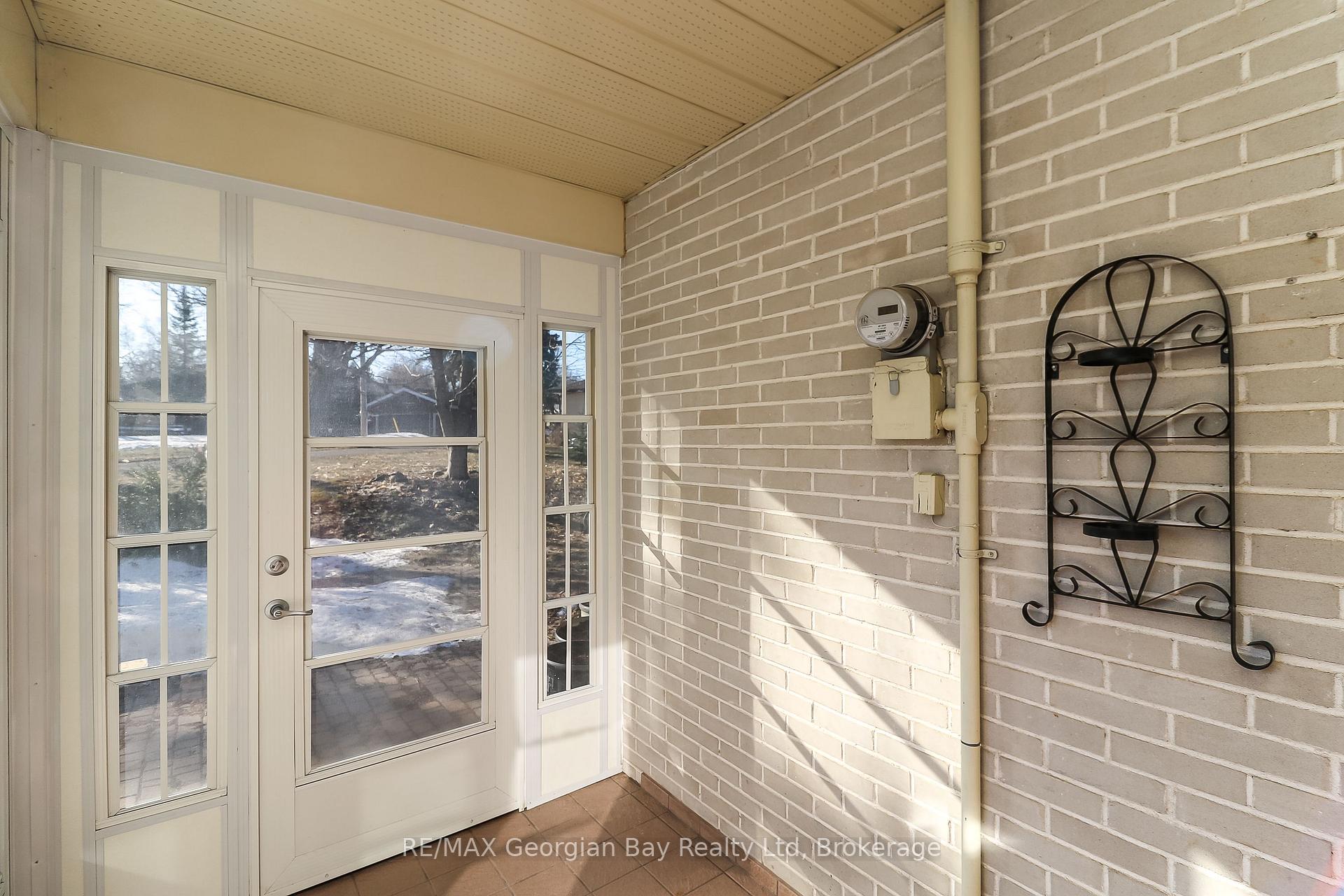 Photo 9 of 510 Irwin Street, Midland — HOMEH
