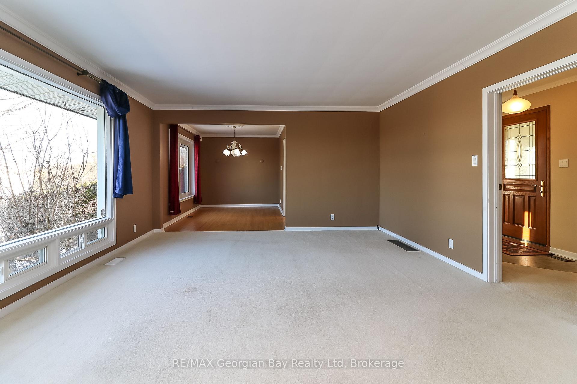 Photo 17 of 510 Irwin Street, Midland — HOMEH