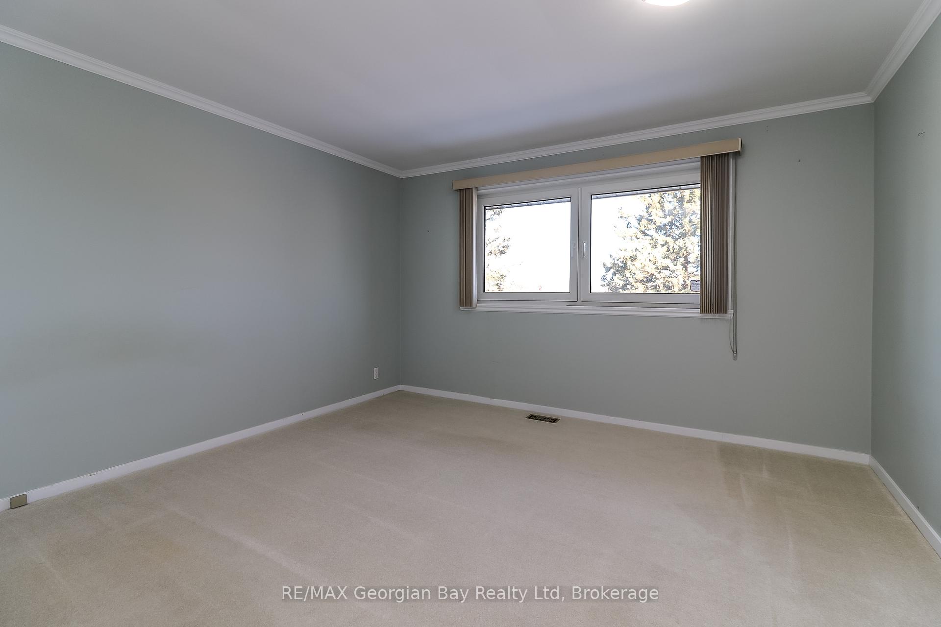 Photo 18 of 510 Irwin Street, Midland — HOMEH