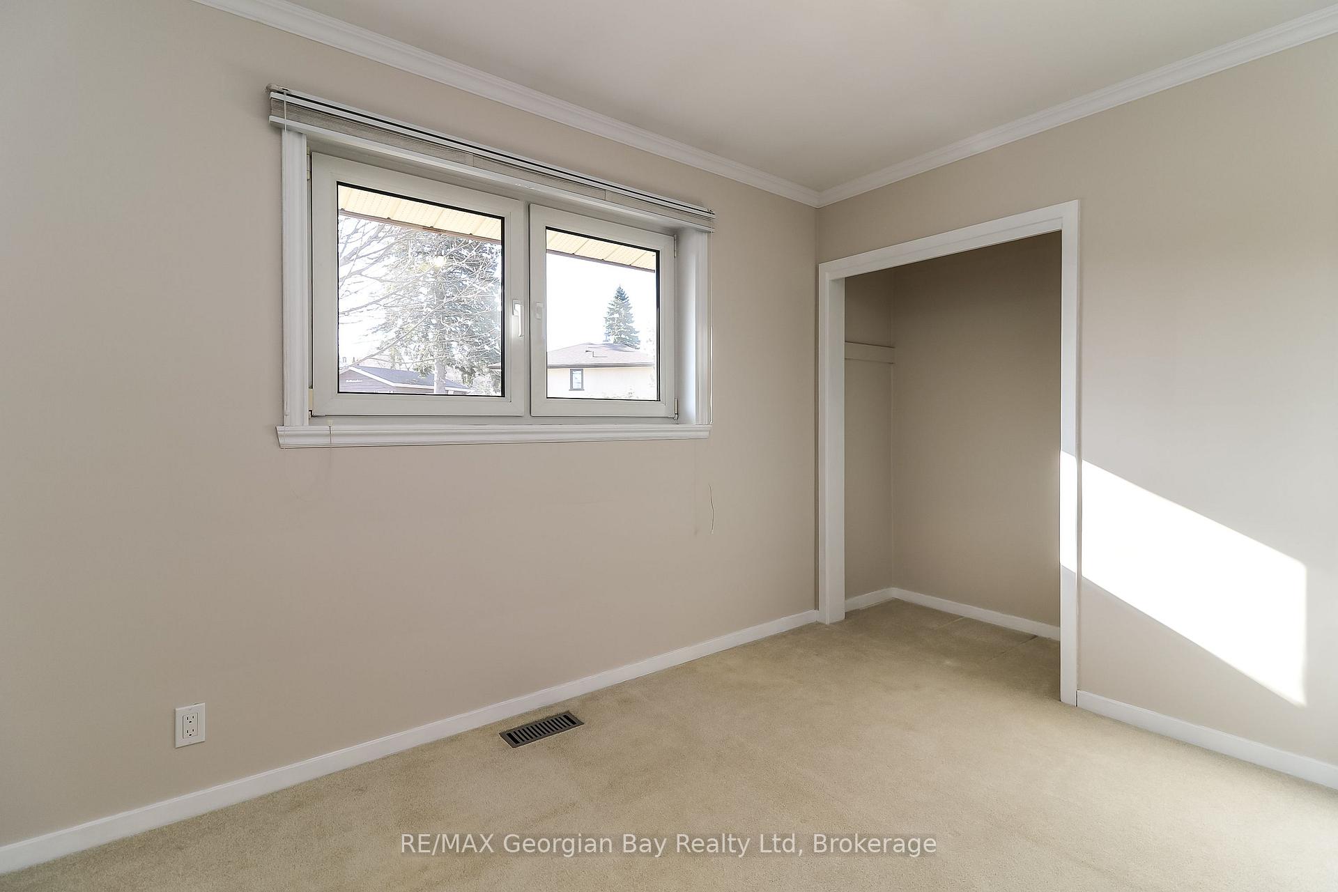Photo 20 of 510 Irwin Street, Midland — HOMEH