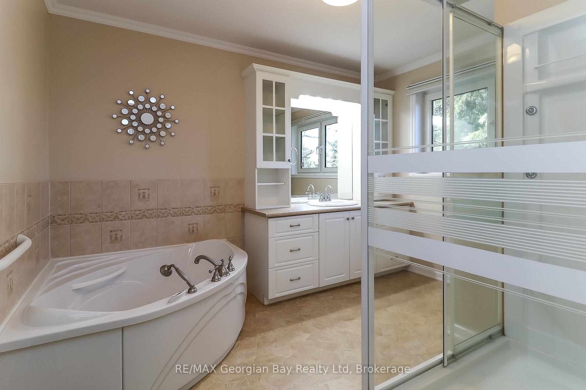 Photo 21 of 510 Irwin Street, Midland — HOMEH
