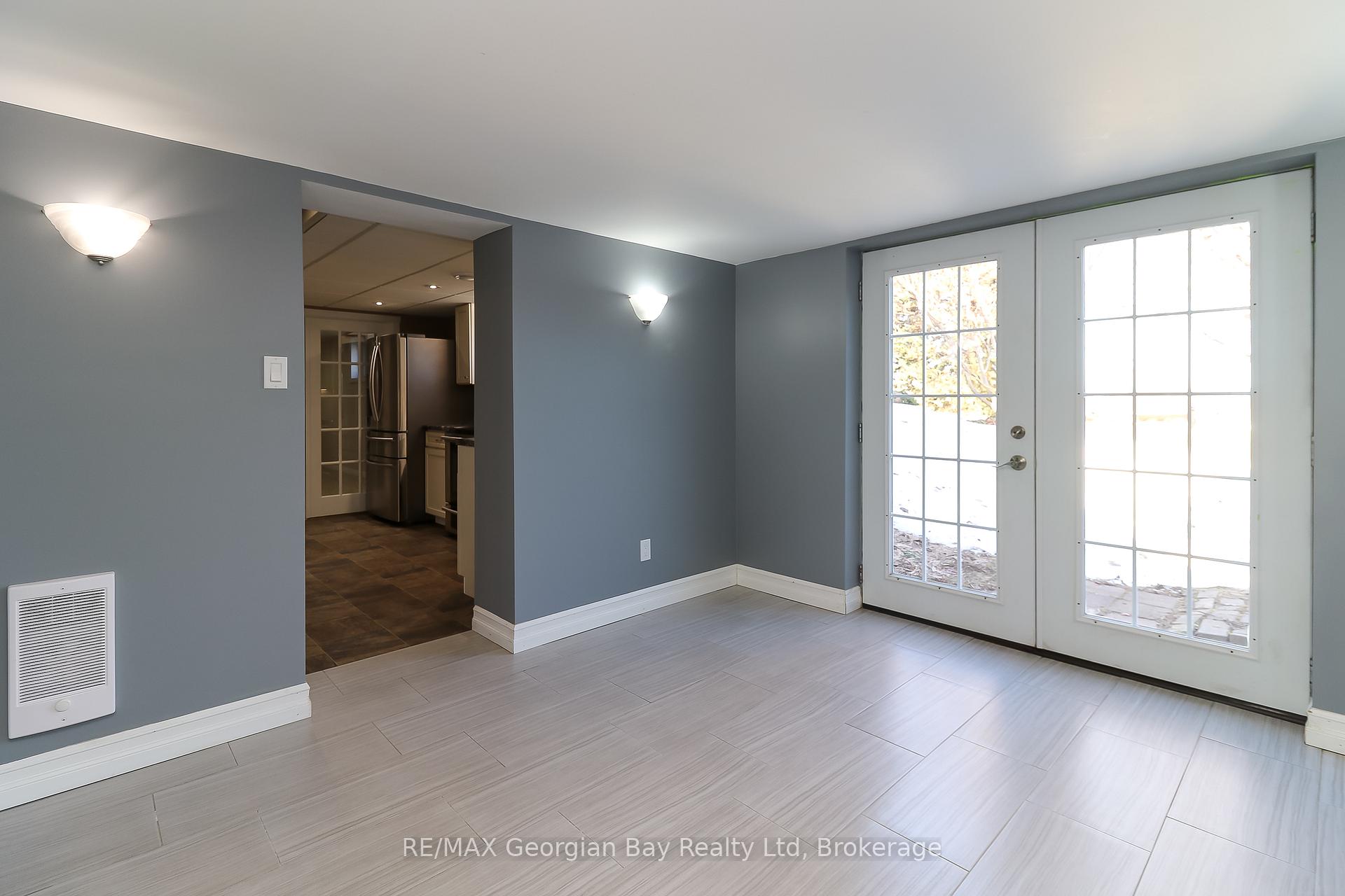 Photo 25 of 510 Irwin Street, Midland — HOMEH