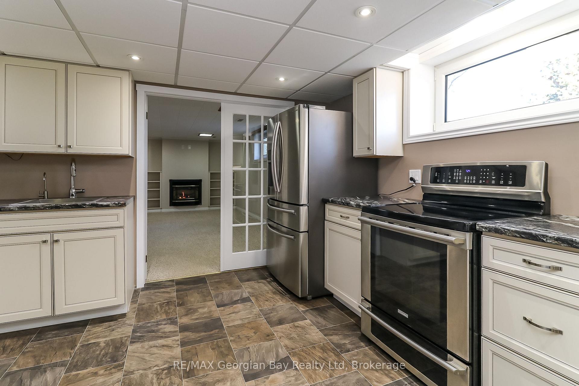 Photo 26 of 510 Irwin Street, Midland — HOMEH