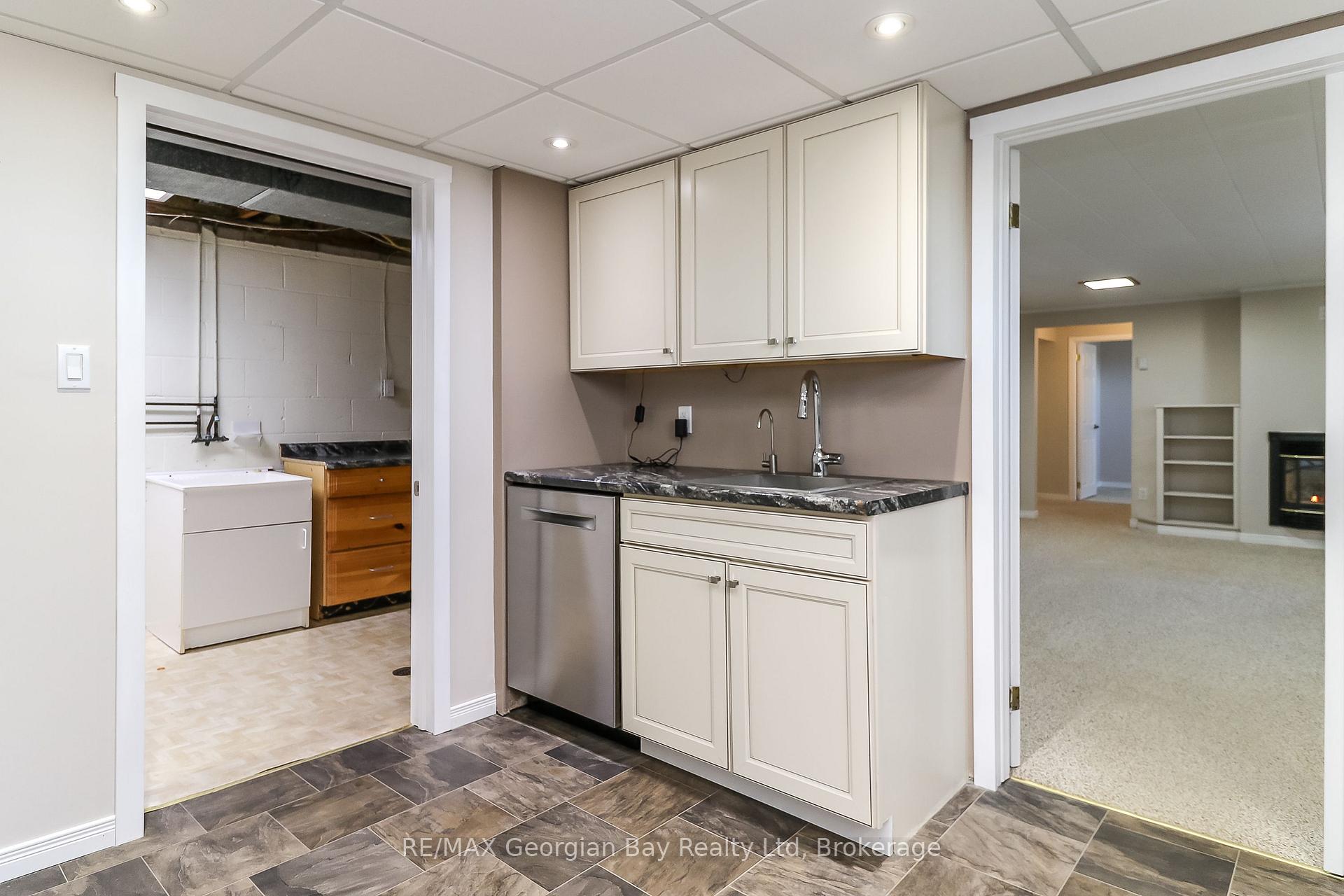 Photo 27 of 510 Irwin Street, Midland — HOMEH