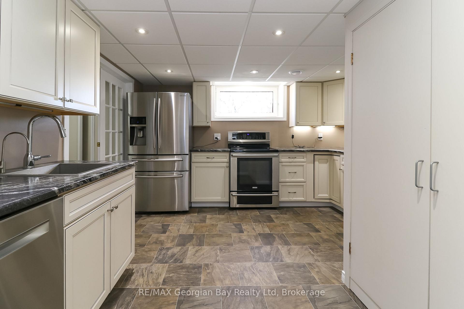 Photo 28 of 510 Irwin Street, Midland — HOMEH