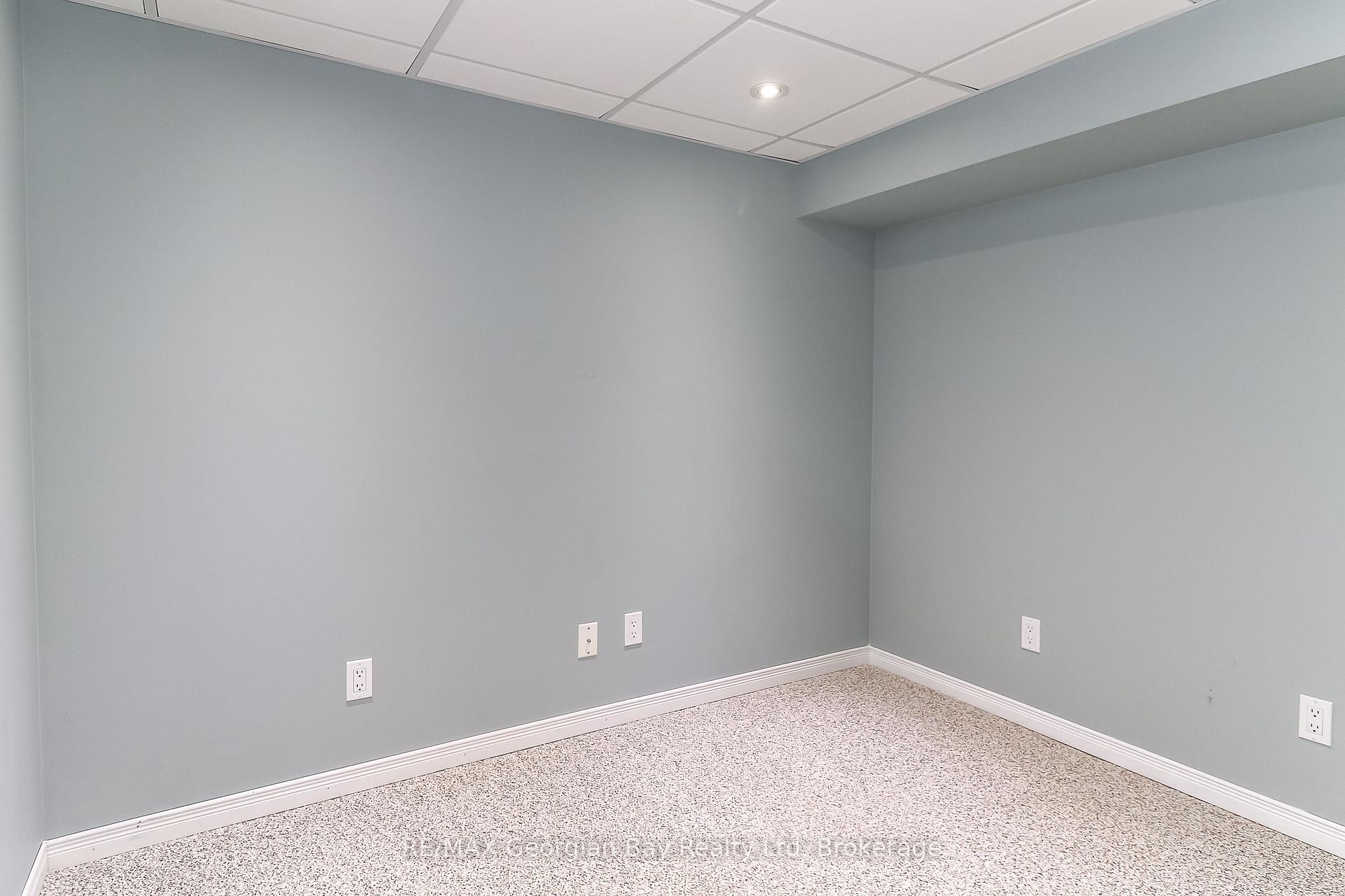 Photo 32 of 510 Irwin Street, Midland — HOMEH