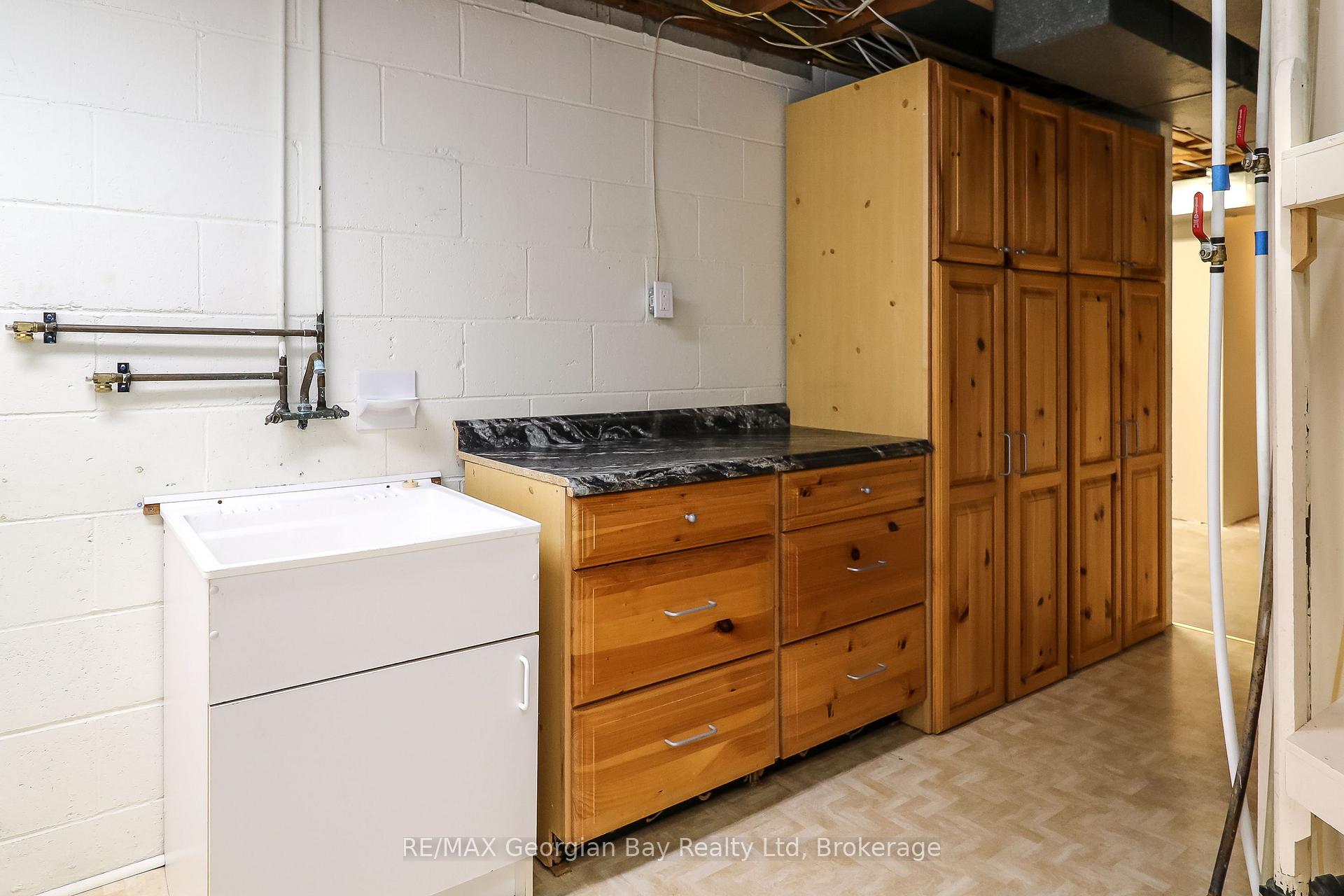 Photo 35 of 510 Irwin Street, Midland — HOMEH
