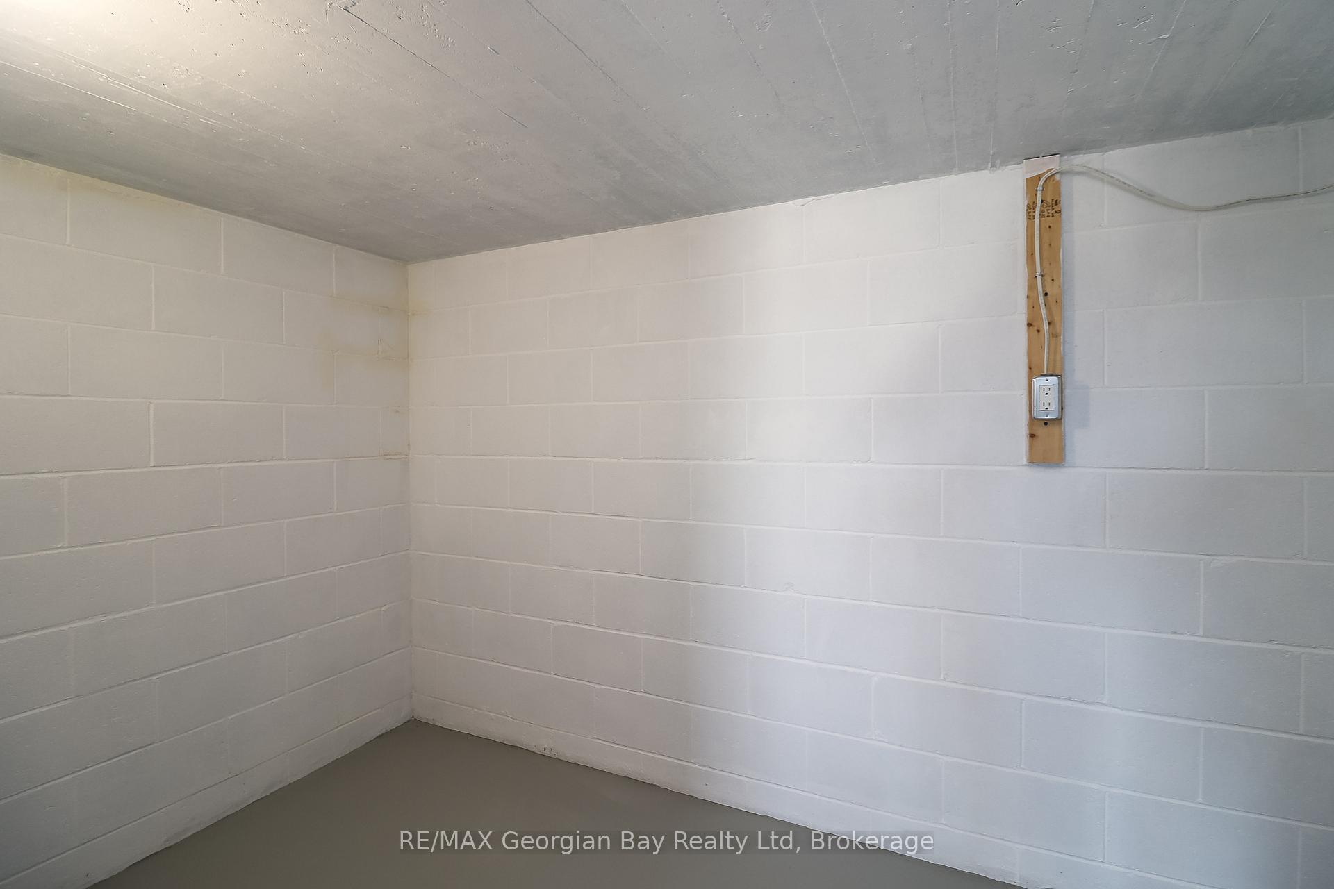 Photo 37 of 510 Irwin Street, Midland — HOMEH