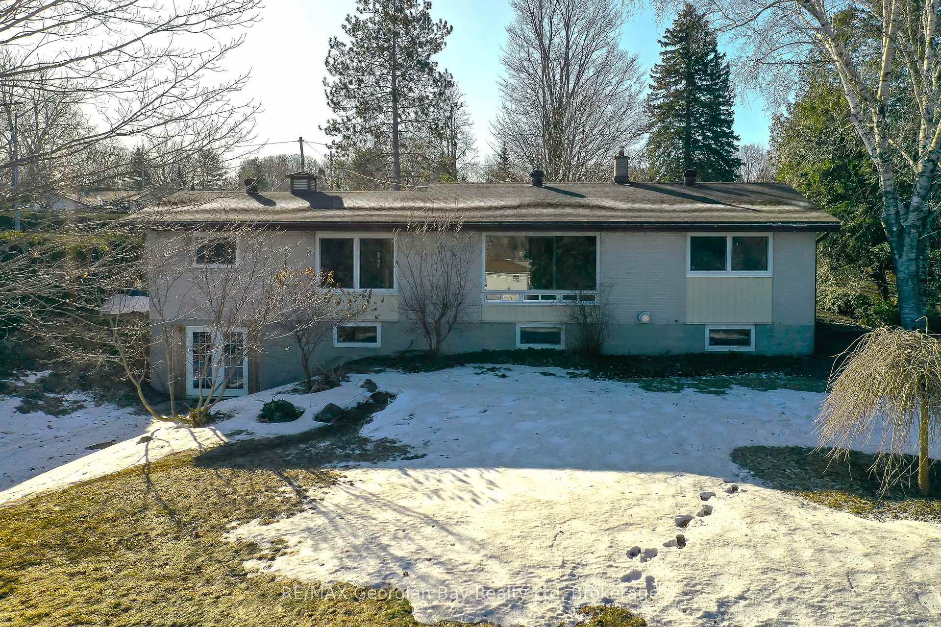Photo 38 of 510 Irwin Street, Midland — HOMEH