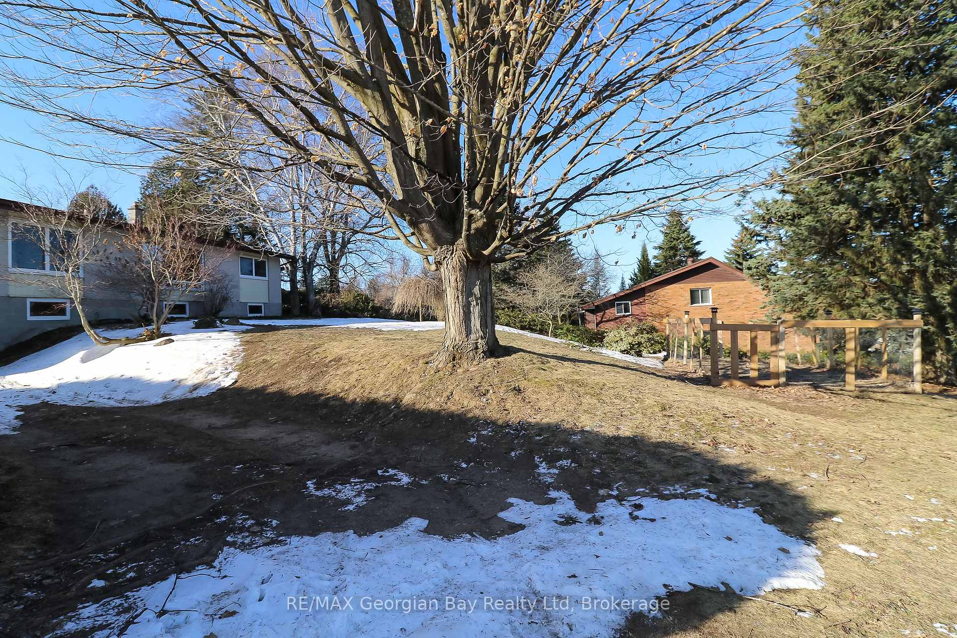 Photo 42 of 510 Irwin Street, Midland — HOMEH