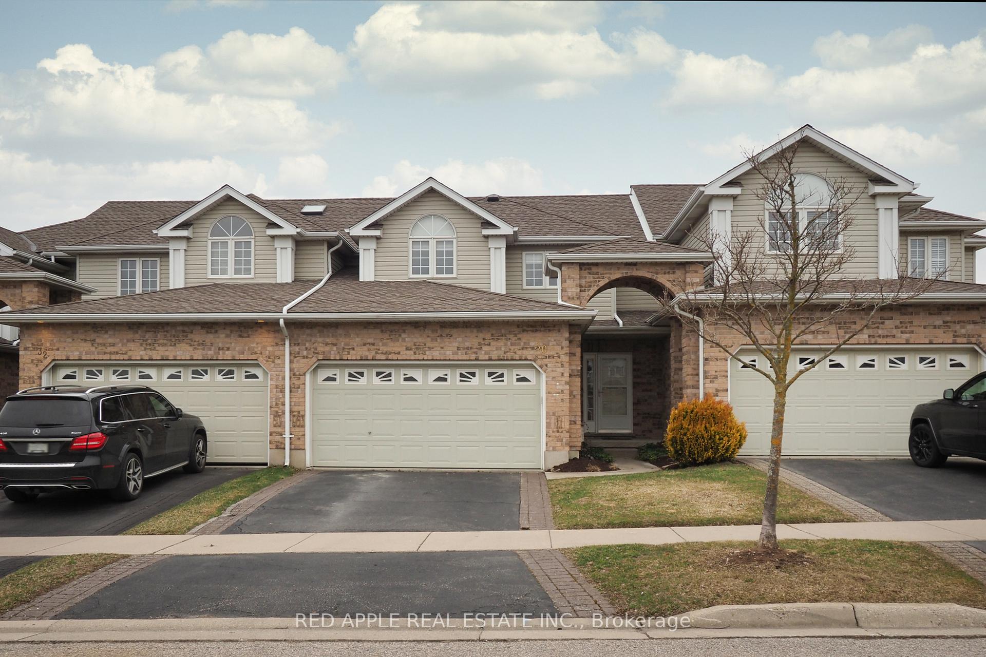 Photo 2 of 30 Candle Crescent, Kitchener — HOMEH