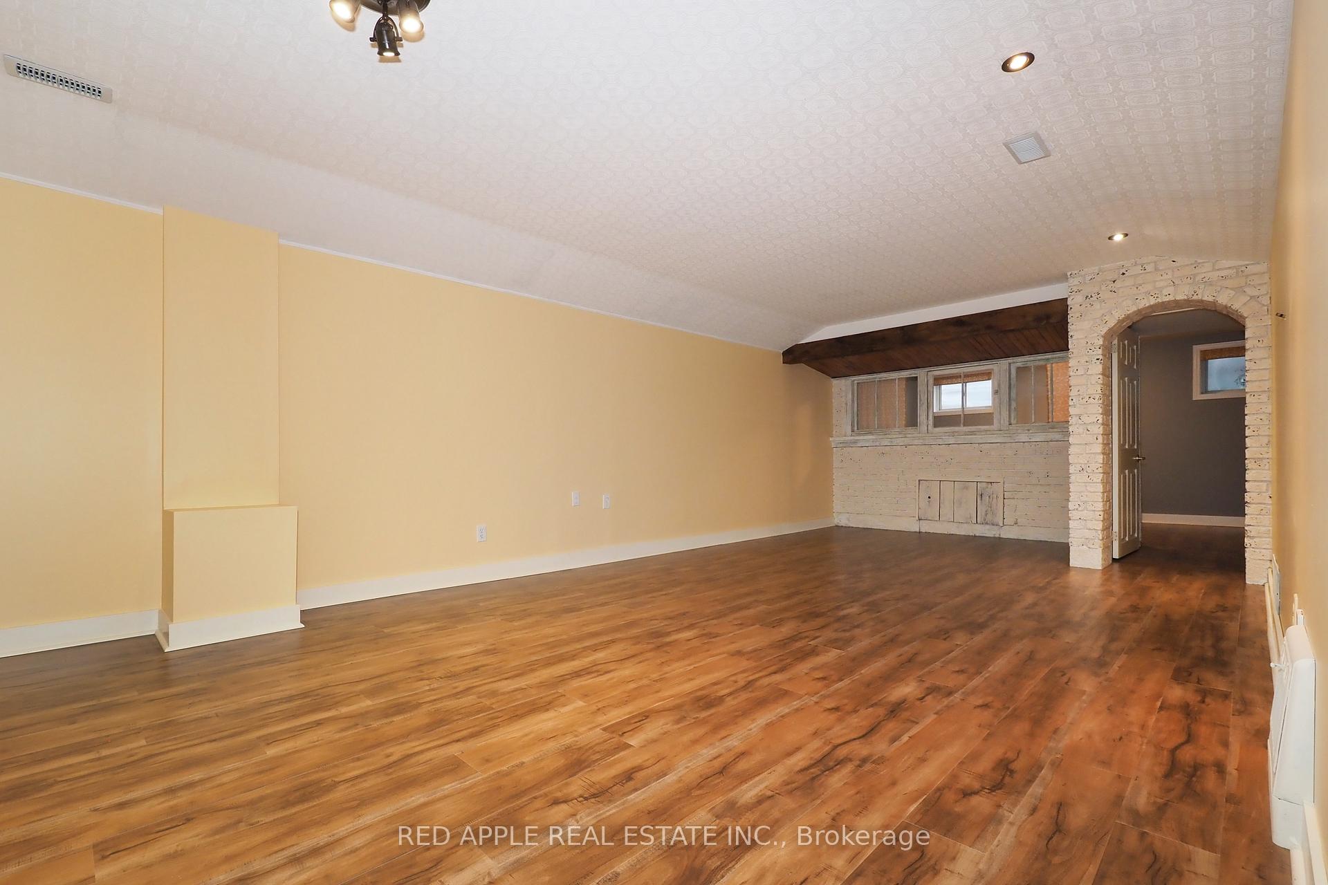 Photo 36 of 30 Candle Crescent, Kitchener — HOMEH