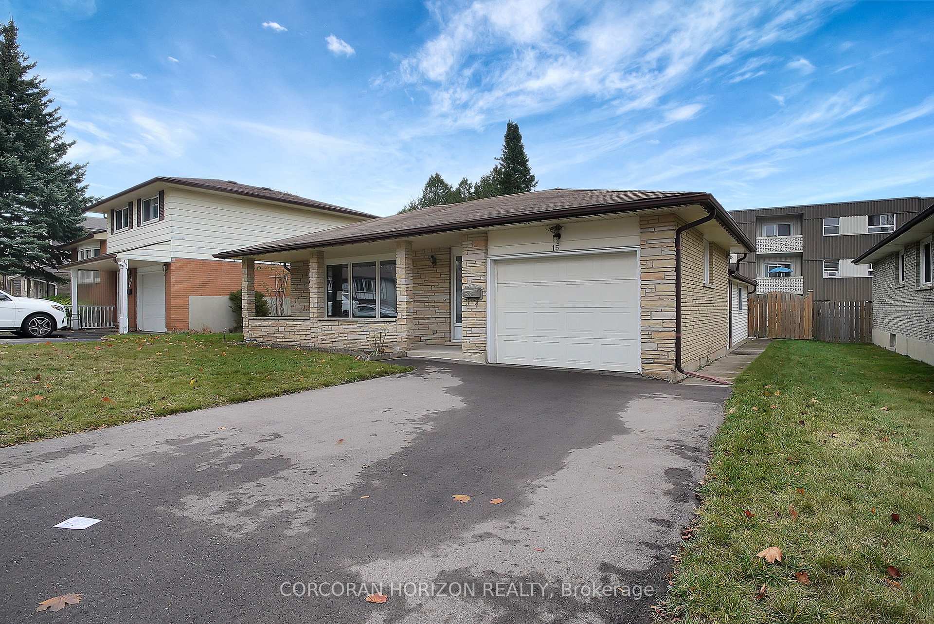 Photo 2 of 15 Cherry Hill Drive, Kitchener — HOMEH