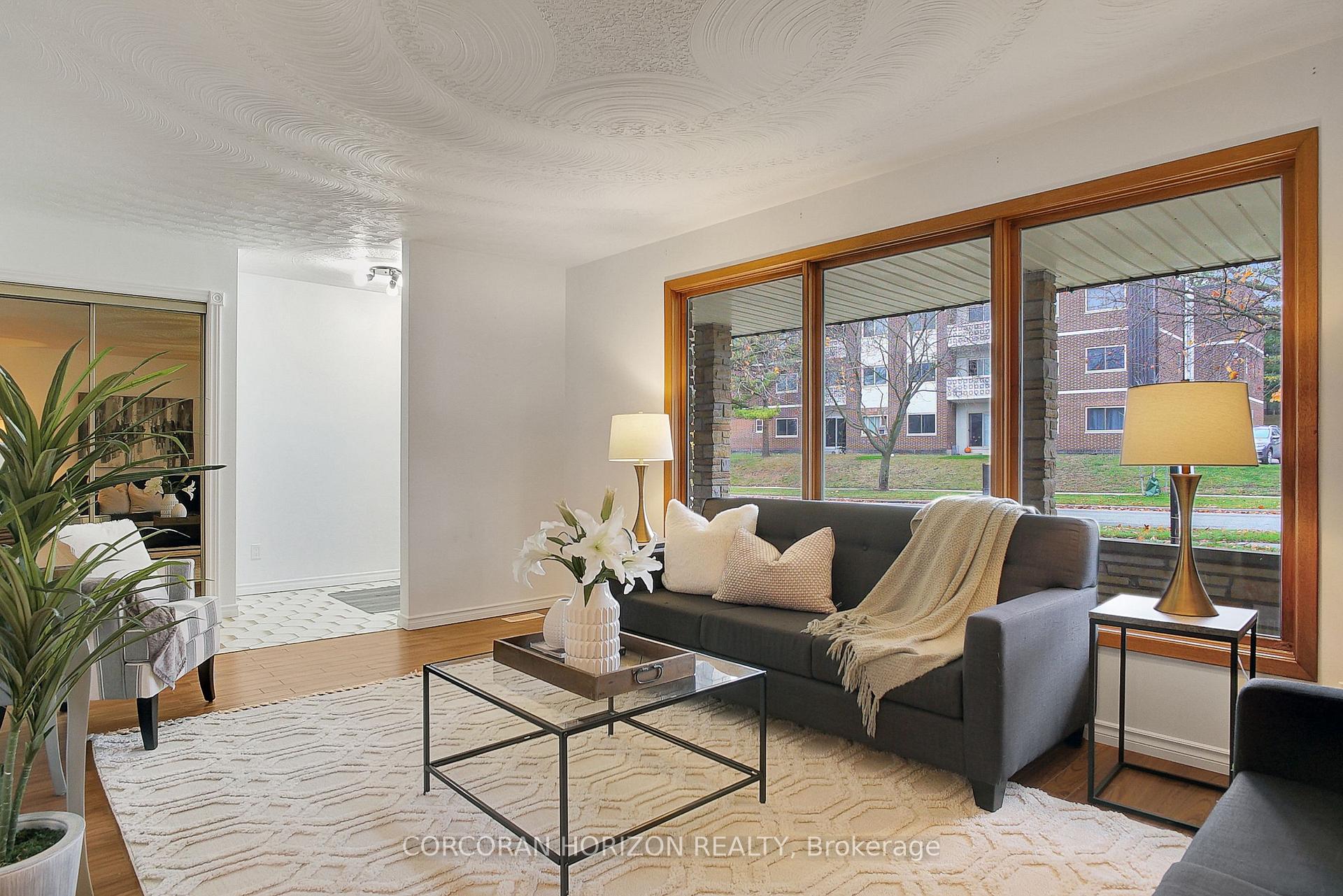Photo 10 of 15 Cherry Hill Drive, Kitchener — HOMEH