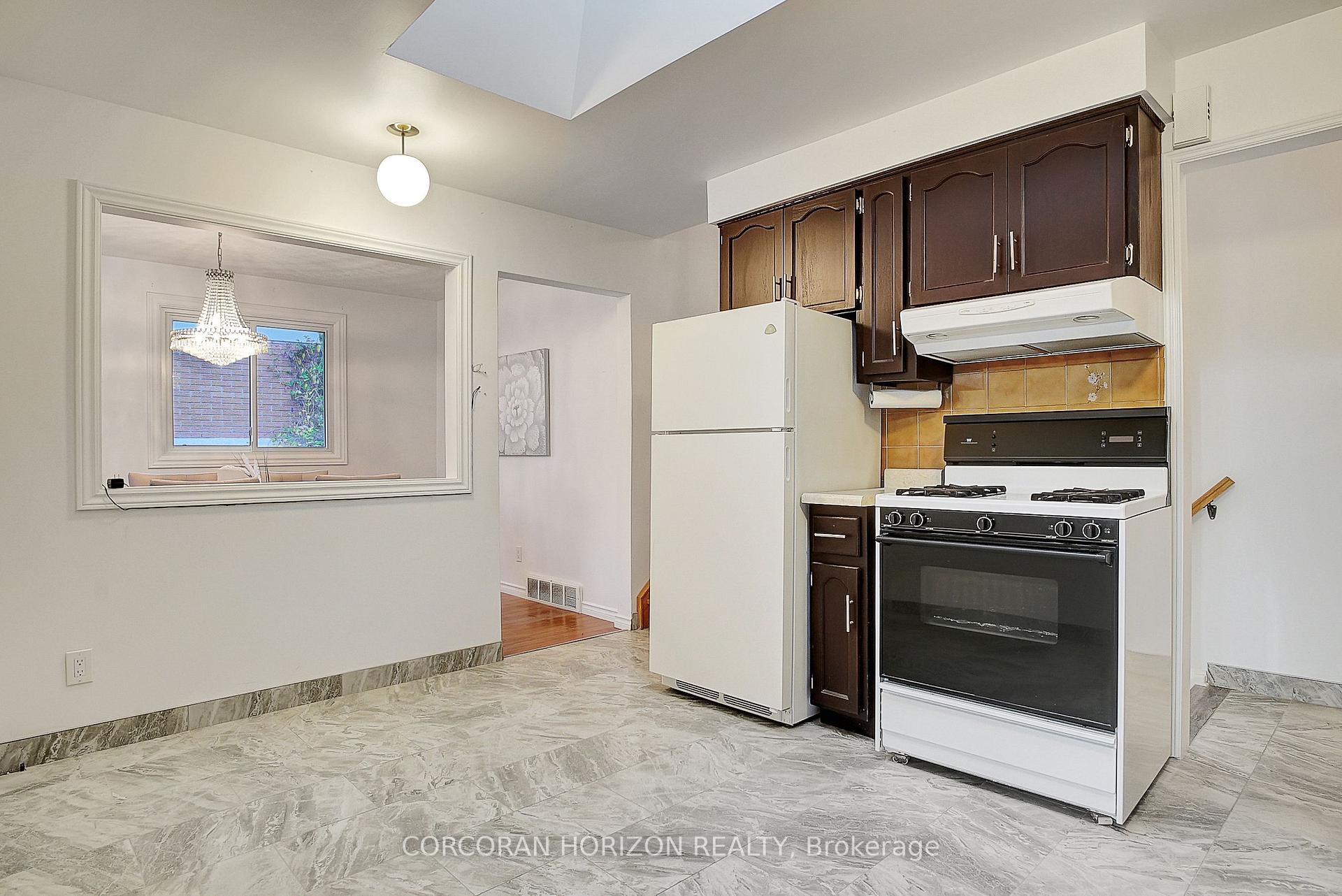 Photo 18 of 15 Cherry Hill Drive, Kitchener — HOMEH