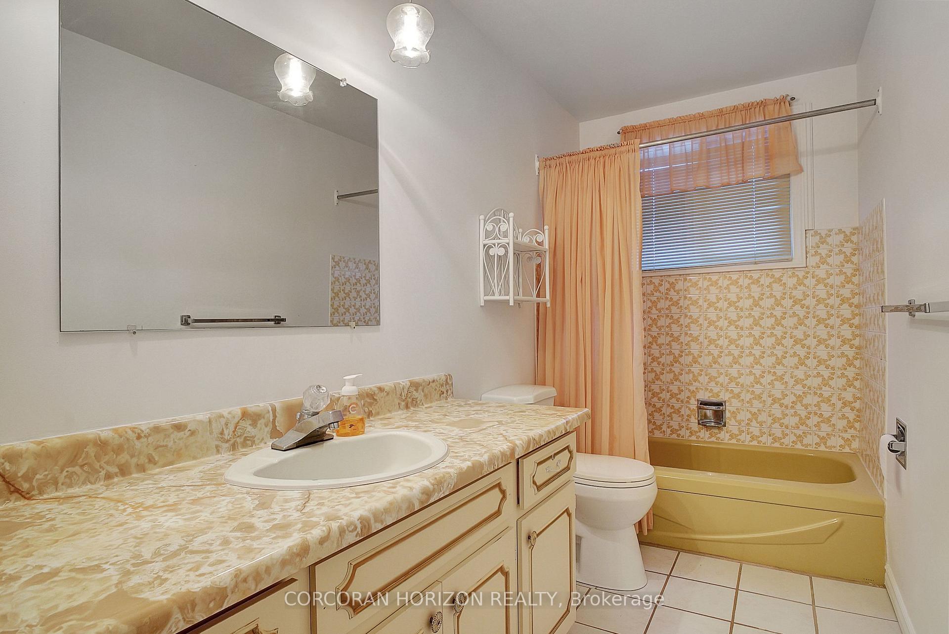 Photo 23 of 15 Cherry Hill Drive, Kitchener — HOMEH