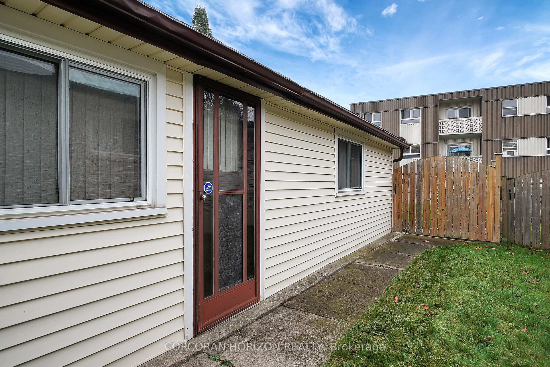 Photo 36 of 15 Cherry Hill Drive, Kitchener — HOMEH