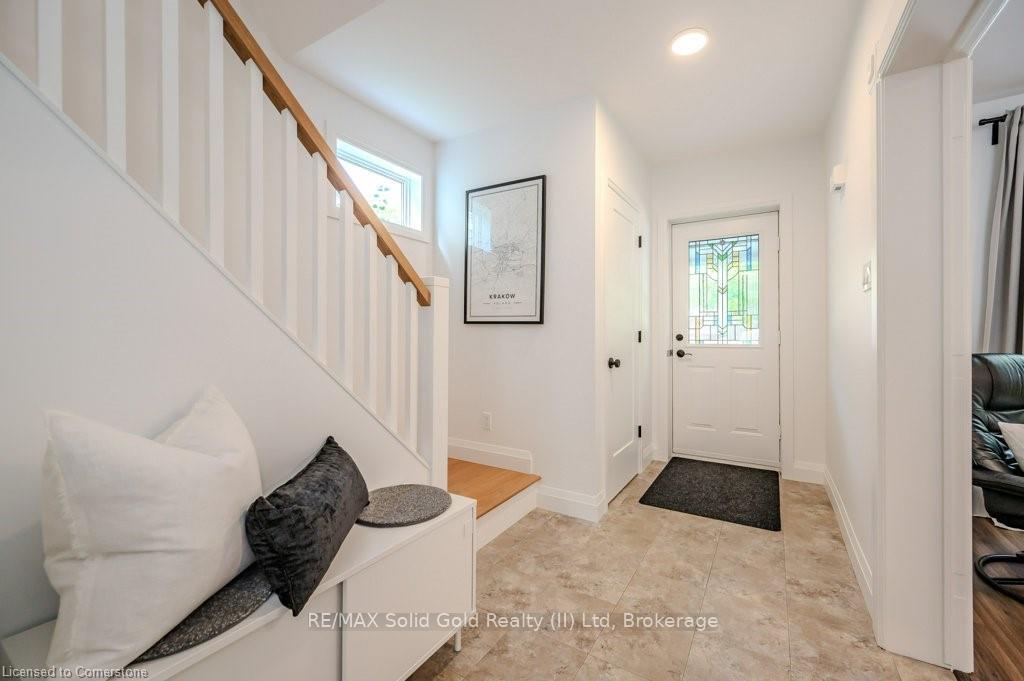 Photo 4 of 131 Wood Street, Kitchener — HOMEH
