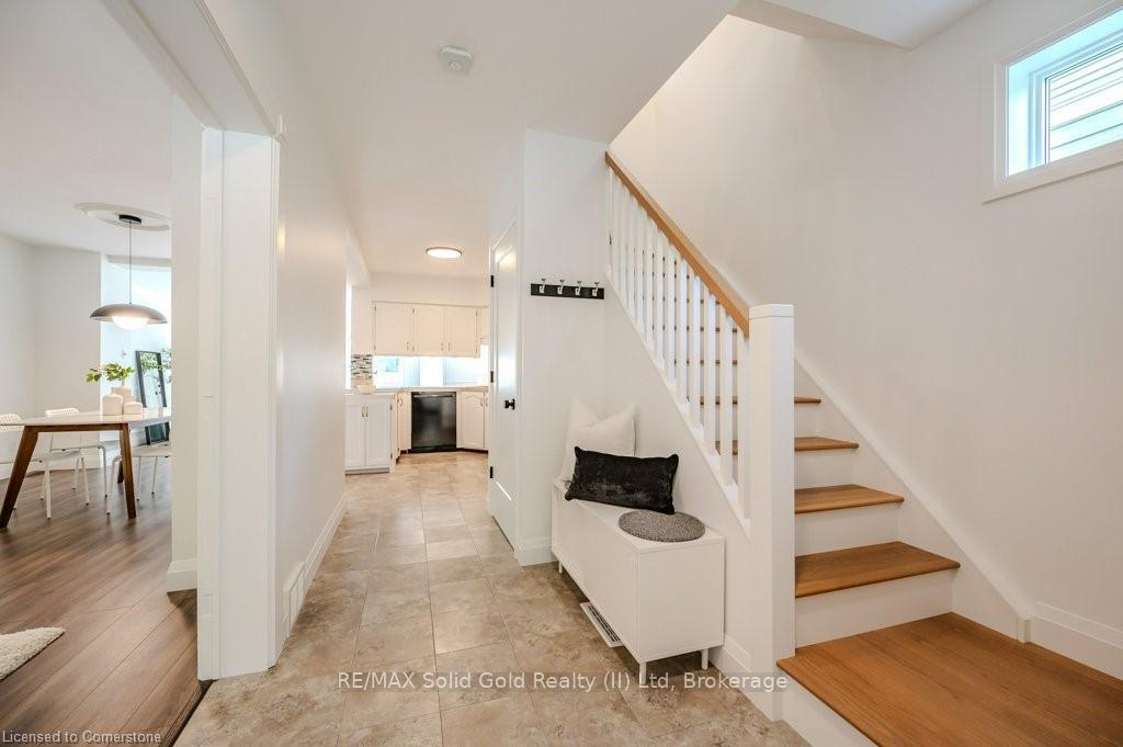 Photo 5 of 131 Wood Street, Kitchener — HOMEH