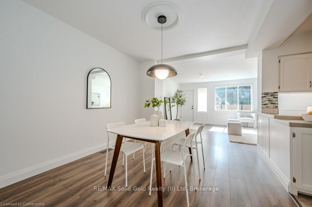 Photo 10 of 131 Wood Street, Kitchener — HOMEH