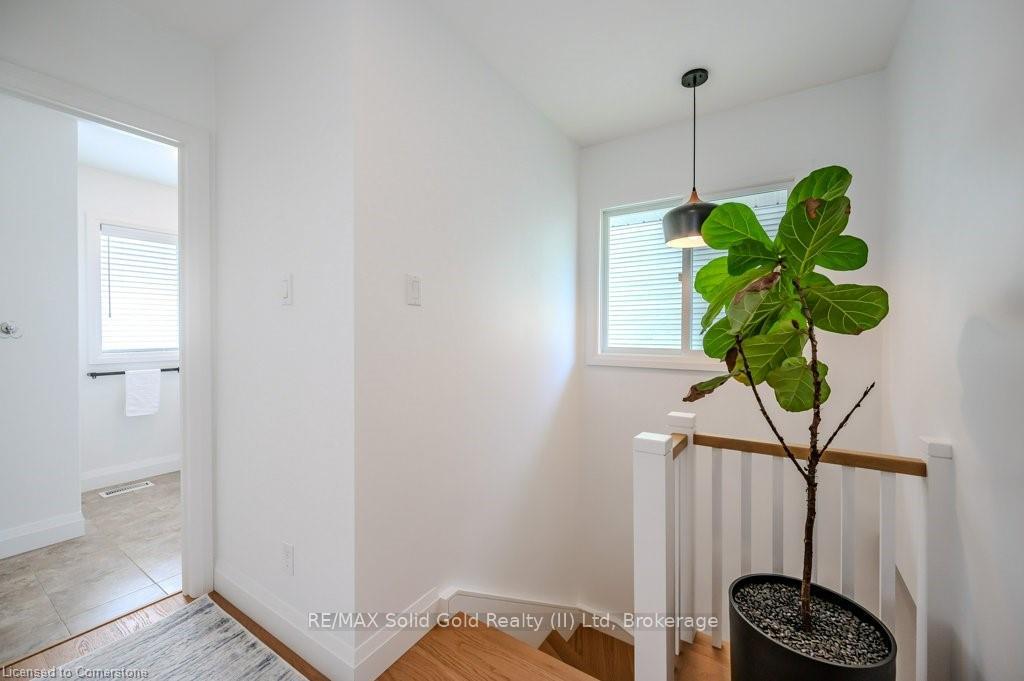 Photo 23 of 131 Wood Street, Kitchener — HOMEH