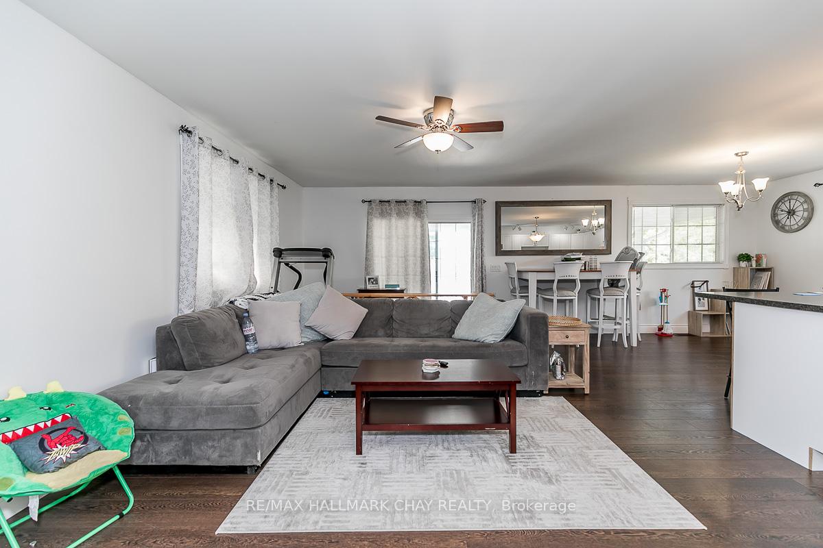 Photo 2 of 230 Queen Street, Midland — HOMEH