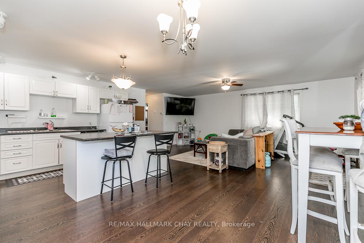 Photo 3 of 230 Queen Street, Midland — HOMEH