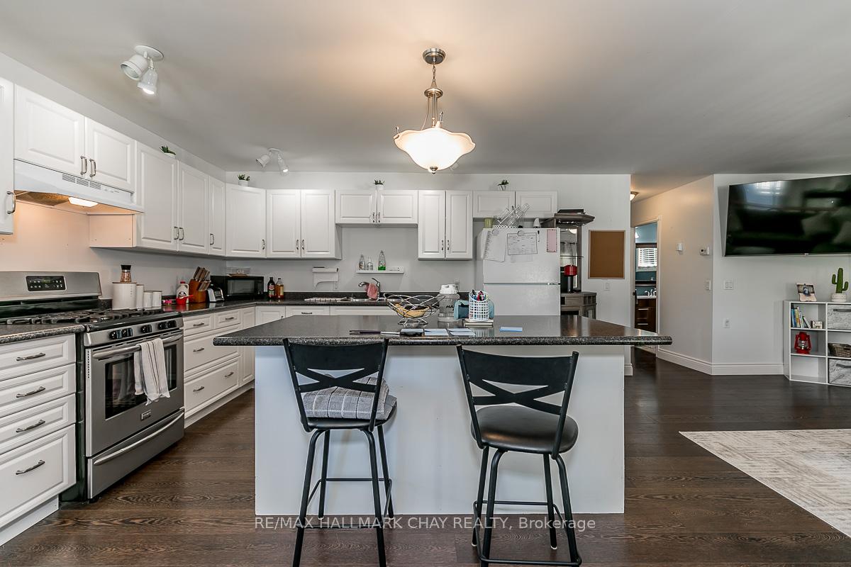 Photo 5 of 230 Queen Street, Midland — HOMEH