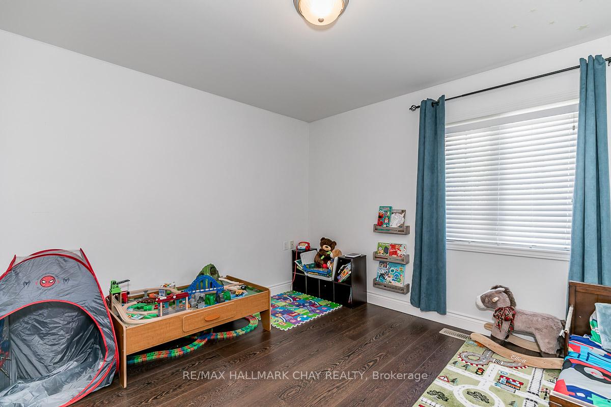 Photo 10 of 230 Queen Street, Midland — HOMEH