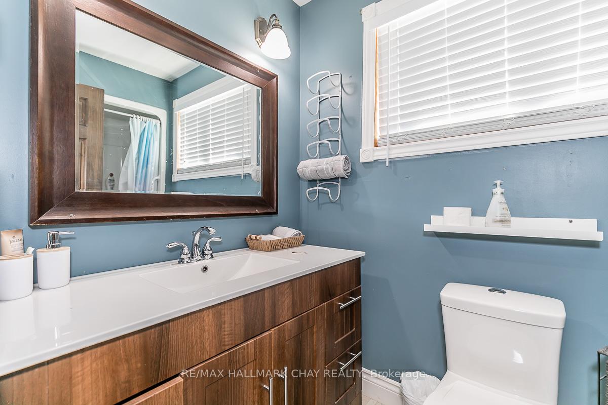Photo 11 of 230 Queen Street, Midland — HOMEH