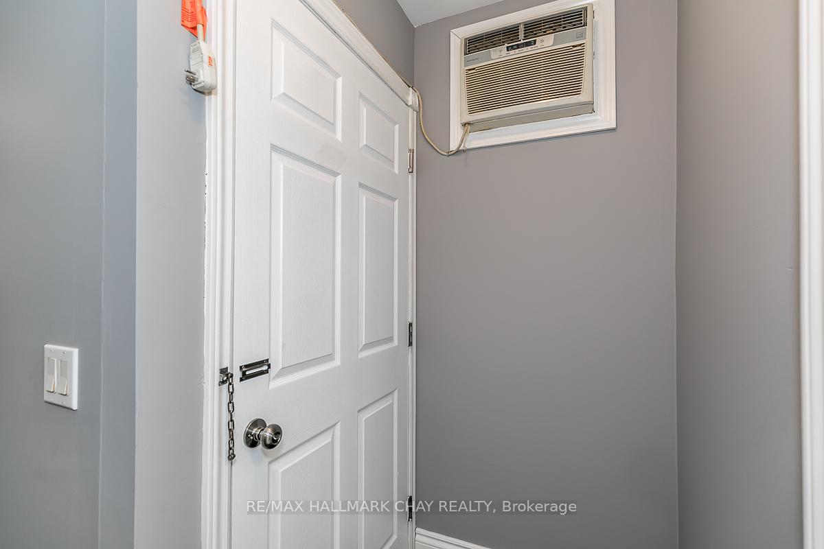 Photo 16 of 230 Queen Street, Midland — HOMEH