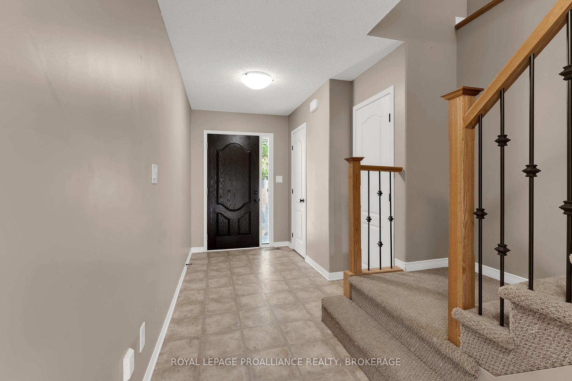 Photo 3 of 1576 Crimson Crescent, Kingston, City Northwest — HOMEH