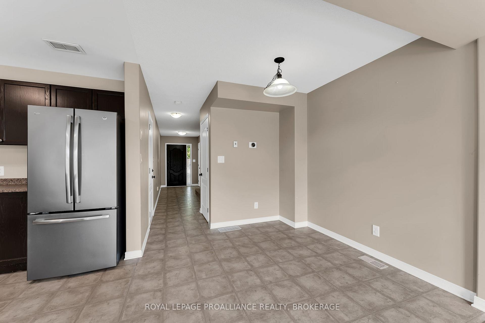 Photo 6 of 1576 Crimson Crescent, Kingston, City Northwest — HOMEH