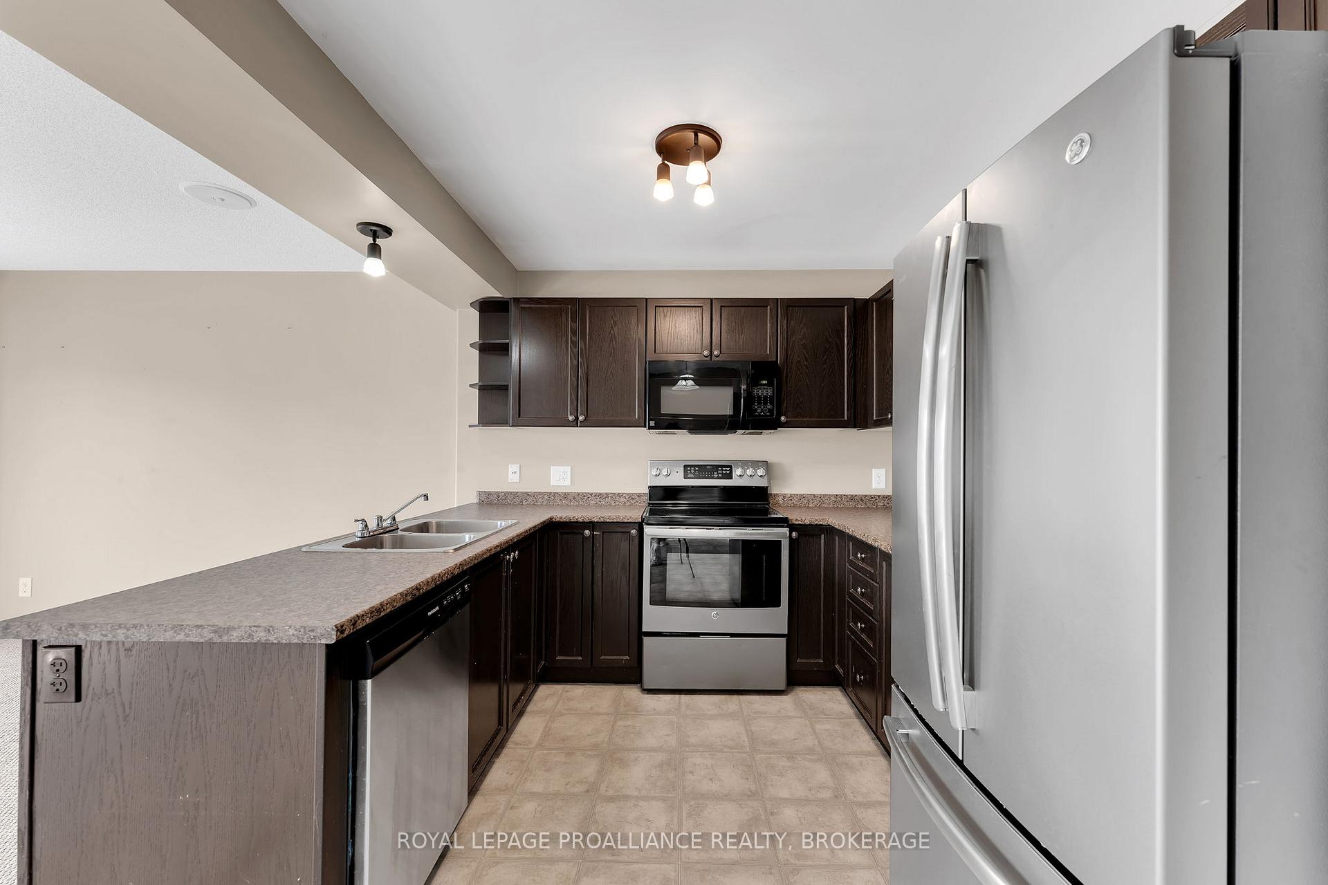 Photo 10 of 1576 Crimson Crescent, Kingston, City Northwest — HOMEH