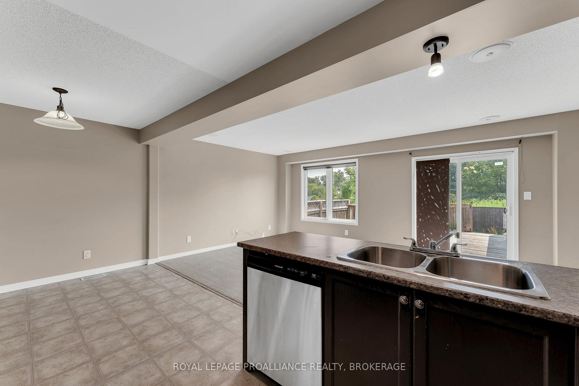 Photo 11 of 1576 Crimson Crescent, Kingston, City Northwest — HOMEH