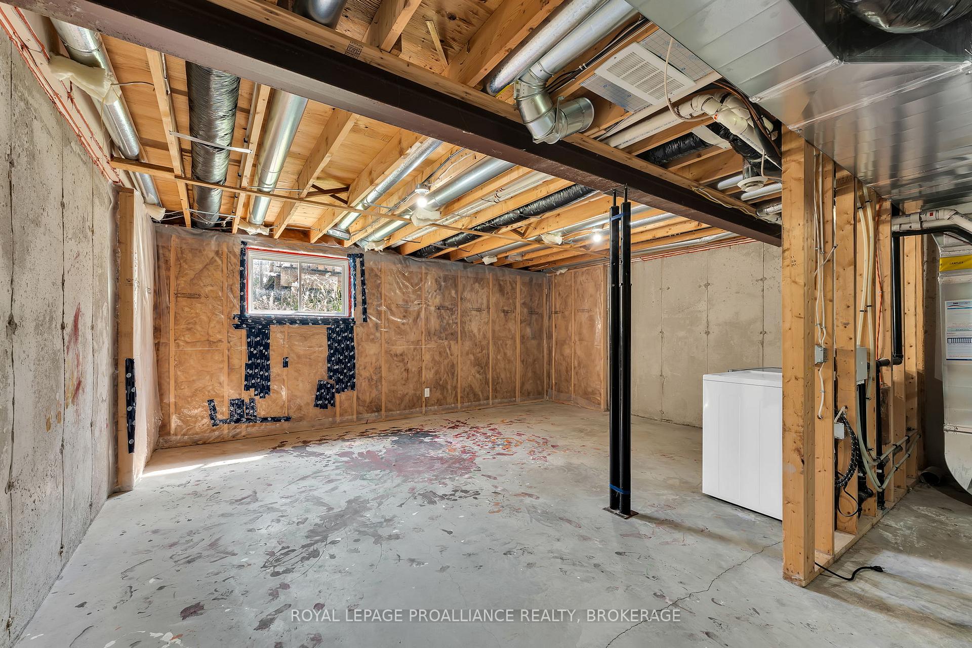 Photo 17 of 1576 Crimson Crescent, Kingston, City Northwest — HOMEH