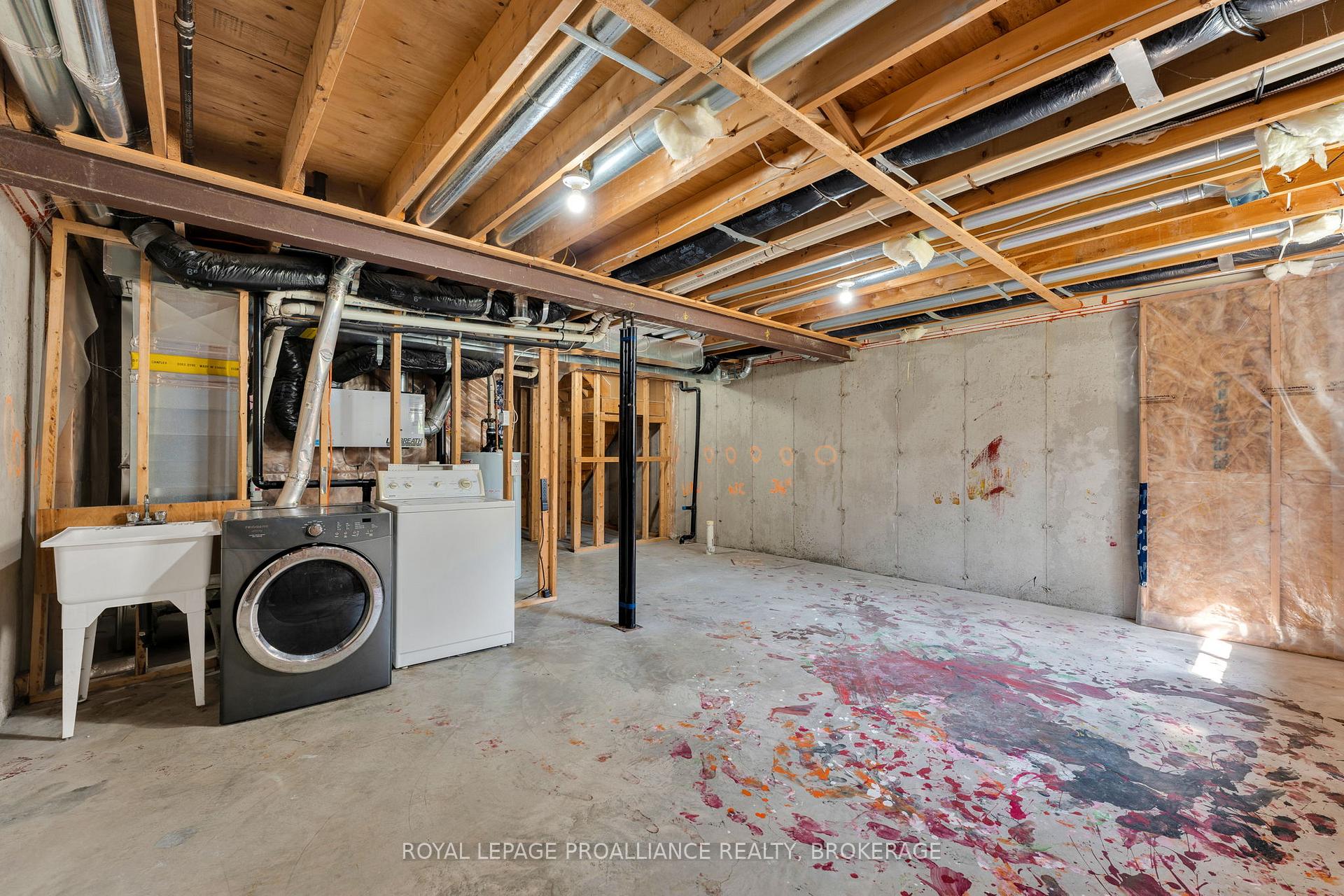 Photo 18 of 1576 Crimson Crescent, Kingston, City Northwest — HOMEH
