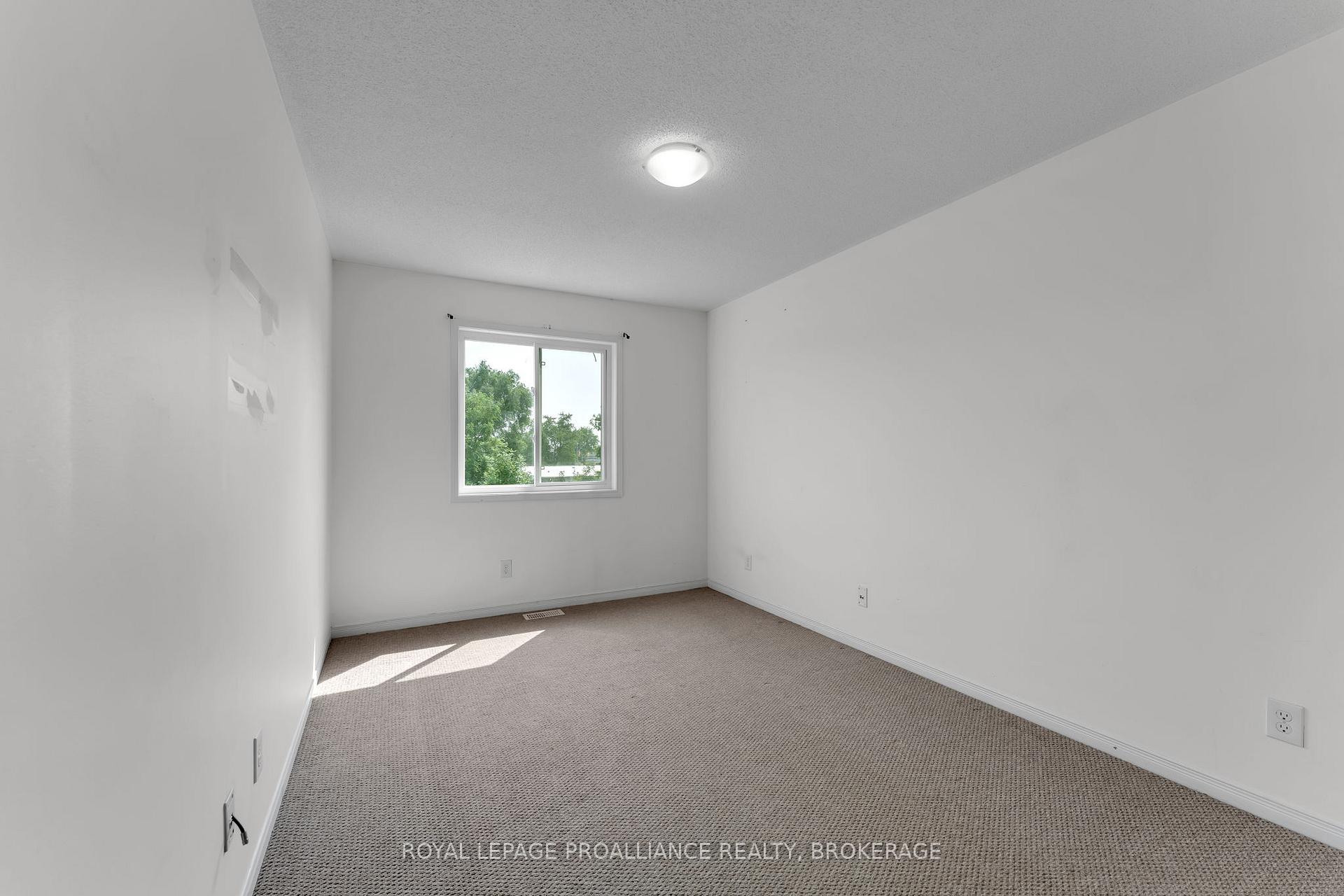Photo 24 of 1576 Crimson Crescent, Kingston, City Northwest — HOMEH