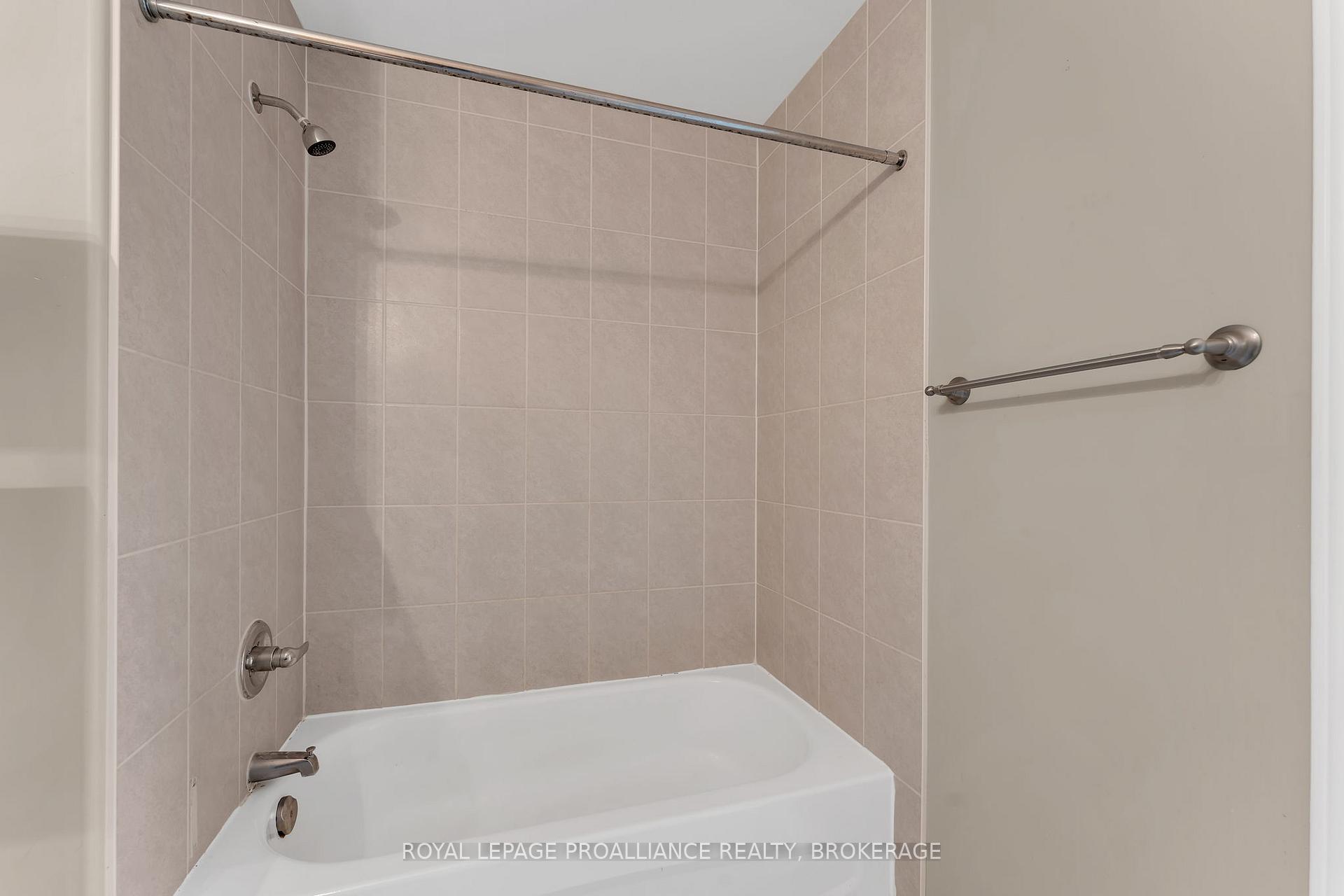 Photo 33 of 1576 Crimson Crescent, Kingston, City Northwest — HOMEH