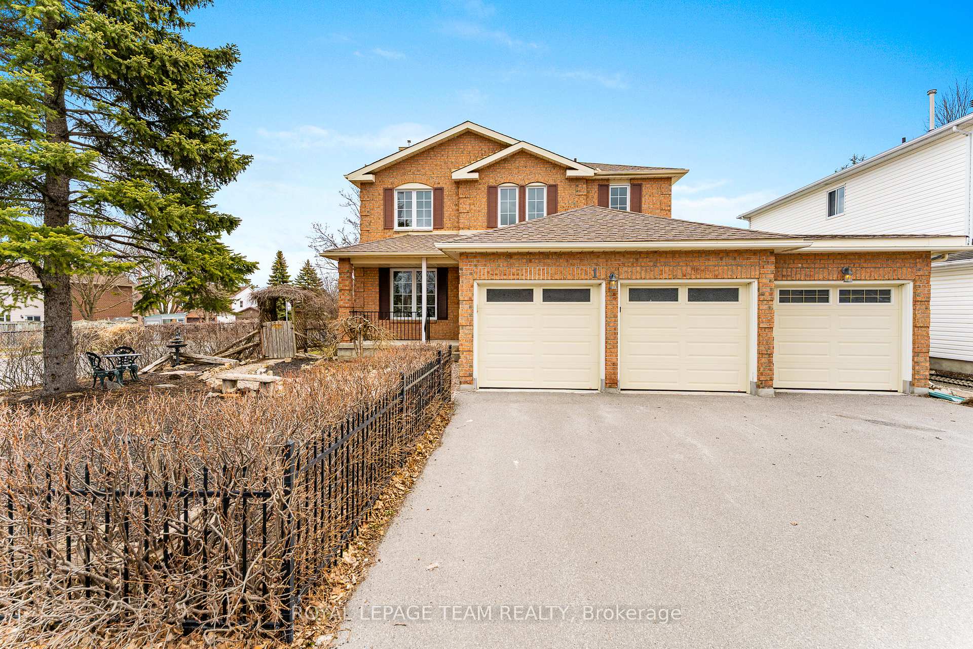 Photo 1 of 1 Brady Avenue, Ottawa, Kanata - Morgan's Grant/South March — HOMEH